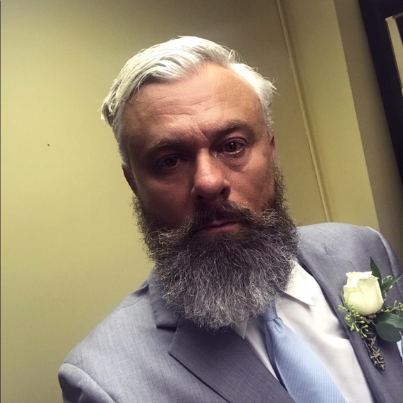 Meet your posher: - Picture 2 of 3